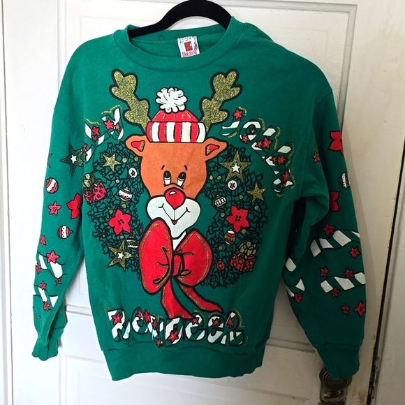 Sweaters - Sweatshirt